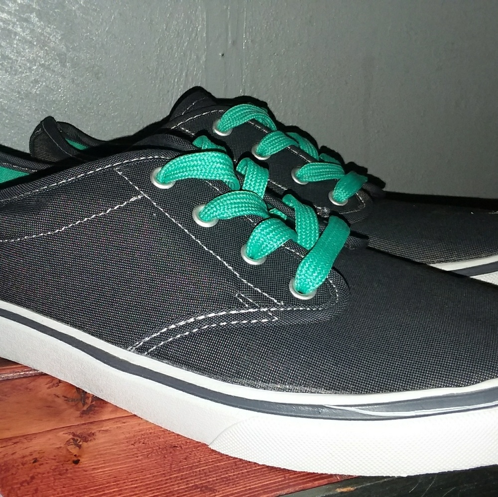 Womens size 8 tennis shoes